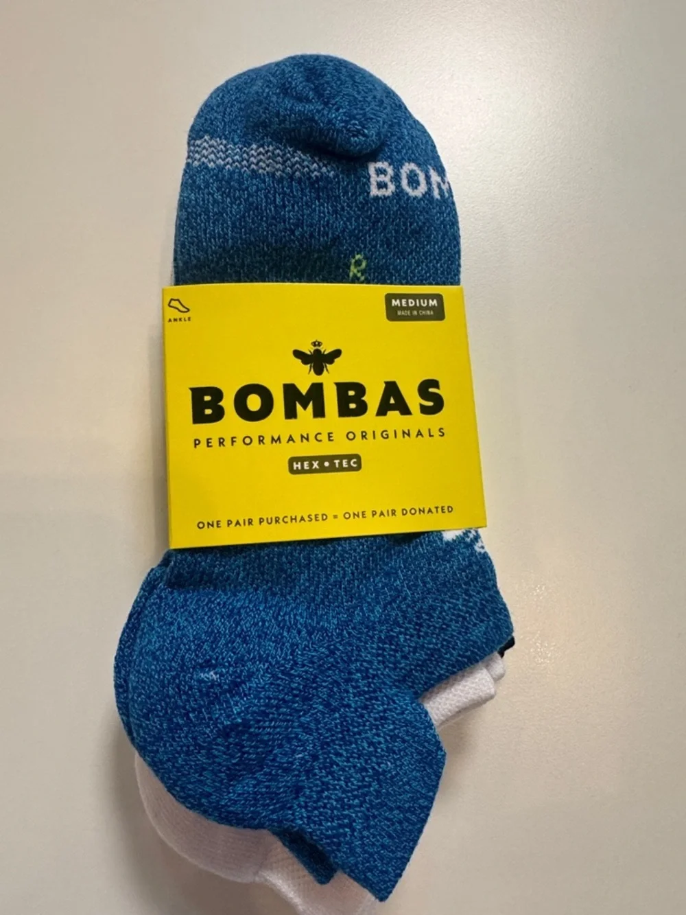 Bombas NWT Hex-Tec 3PR Unisex SZ: Medium Color:Blue, Black, White